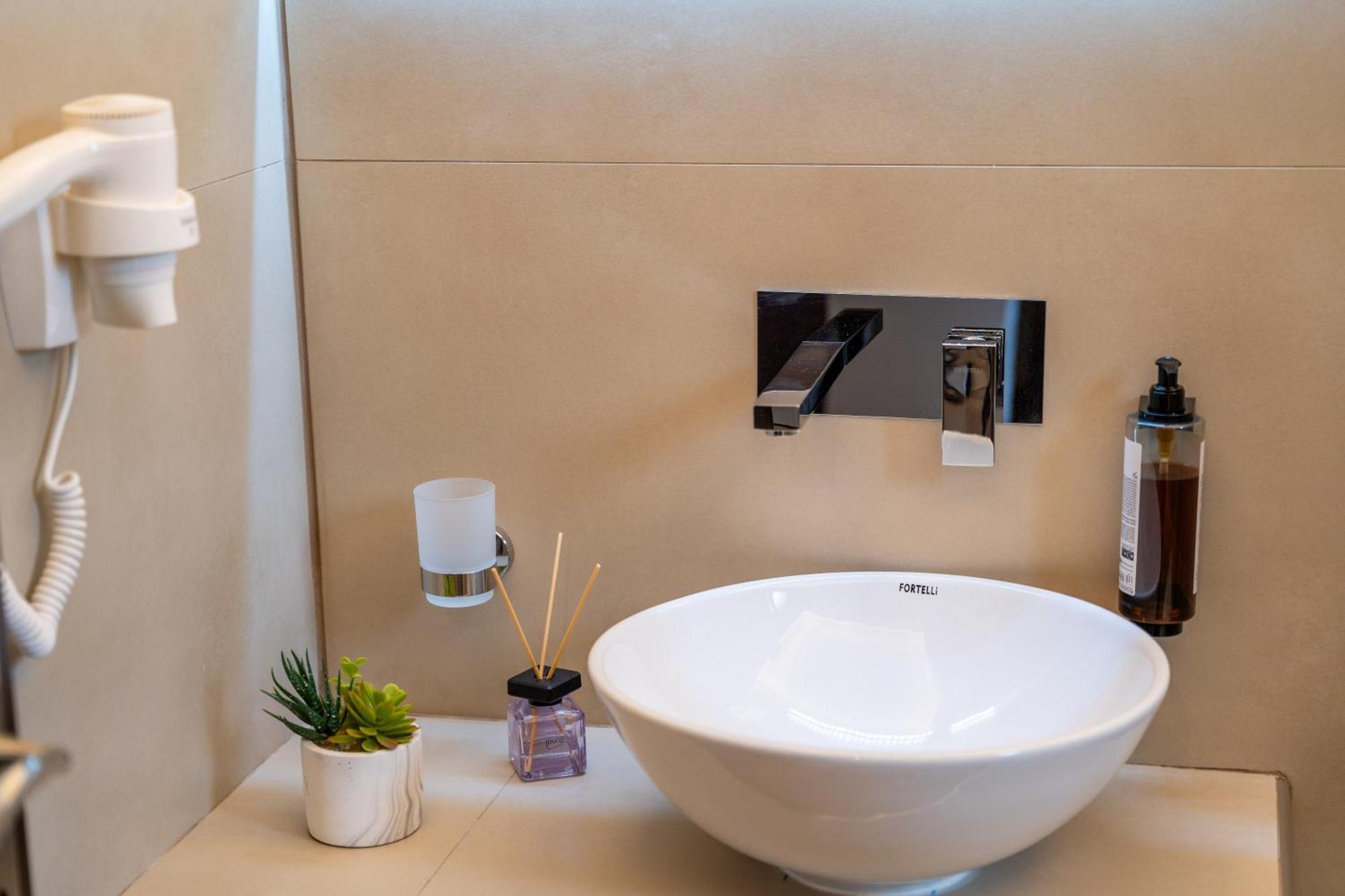 סיבוטה Aiora Suites מראה חיצוני תמונה